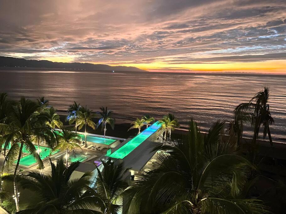 Harbor 7010 By Moikkarentals Beachfront 600Mb Wifi Пуэрто-Вальярта Экстерьер фото